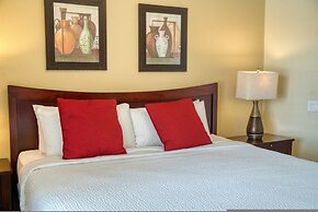 Vista Cay Luxury Lakeview 3 Bedroom Condo 3087