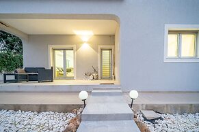 Villa Veneza by Hellovacations