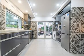 Villa Veneza by Hellovacations