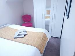Leeds Cute 1 bed Apt, Garden, Free Wifi & Parking