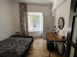 Opera Apartment Sleeps 4 With Patio
