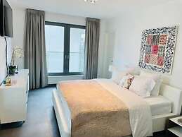 Luxury 3 bedrooms- Terrace and Parking