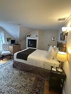 Buttermilk Falls Inn