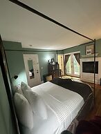 Buttermilk Falls Inn