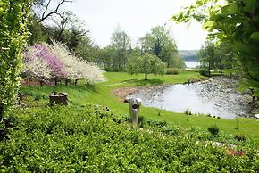 Buttermilk Falls Inn