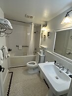 Buttermilk Falls Inn