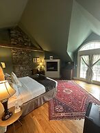 Buttermilk Falls Inn