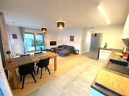 2 Bedrooms Flat in Center with Parking