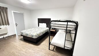 Banfield Studios By OYO Portland OR