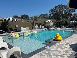 Mari Jean Hotel - All Adults Welcome