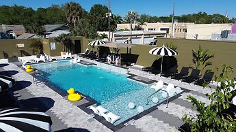 Mari Jean Hotel - All Adults Welcome