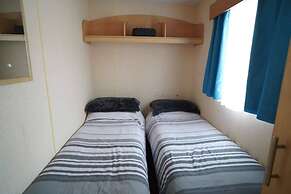 Pets go Free Family 3 Bed Caravan With Decking