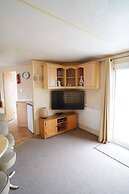 Pets go Free Family 3 Bed Caravan With Decking