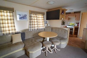 Pets go Free Family 3 Bed Caravan With Decking