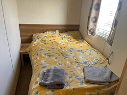 Super 3 Bedroom Pet Friendly Caravan With Decking