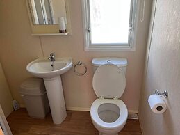 Super 3 Bedroom Pet Friendly Caravan With Decking