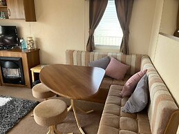 Super 3 Bedroom Pet Friendly Caravan With Decking