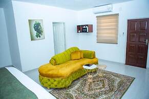 PLATINUM EAGLE GUEST HOUSE