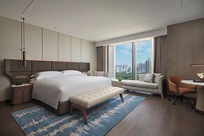 Intercontinental Zhengzhou by IHG