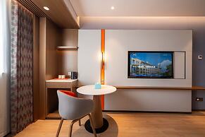 Holiday Inn Express Shanghai Pujiang Lianhang Road by IHG