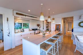 Oriwa Villa Oneroa near Mudbrick