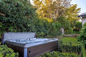 Oriwa Villa Oneroa near Mudbrick