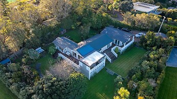 Oriwa Villa Oneroa near Mudbrick