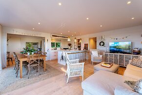 Oriwa Villa Oneroa near Mudbrick