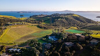 Oriwa Villa Oneroa near Mudbrick