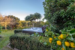 Oriwa Villa Oneroa near Mudbrick