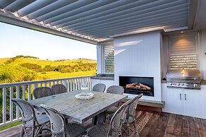 Oriwa Villa Oneroa near Mudbrick