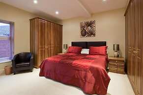 Sapphire - Spacious Apartment Near the Sea