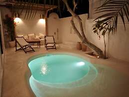 Honeymooners 1BR Pool Villa by Azure