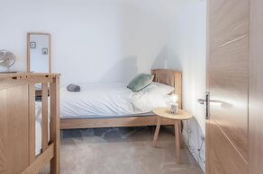 Flat 2 - 2 Bedroom Apartment - Tenby