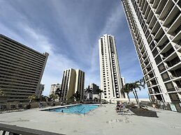 Waikiki Banyan-Free Parking-Free WI-FI