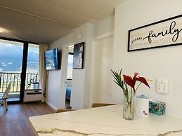 Waikiki Banyan-Free Parking-Free WI-FI