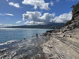 Waikiki Banyan-Free Parking-Free WI-FI