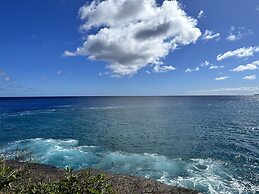 Waikiki Banyan-Free Parking-Free WI-FI
