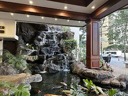 Waikiki Banyan-Free Parking-Free WI-FI