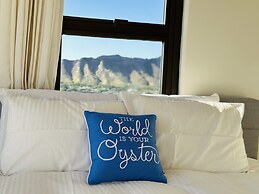 Waikiki Banyan-Free Parking-Free WI-FI