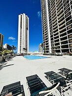 Waikiki Banyan-Free Parking-Free WI-FI