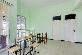 Capital O 90709 Djati Guest House