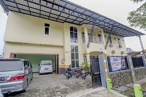 Capital O 90709 Djati Guest House