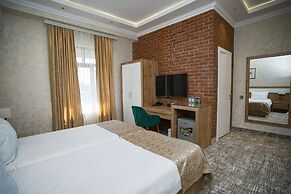 Lakeside Hotel & Spa