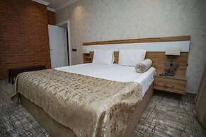 Lakeside Hotel & Spa