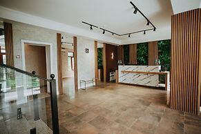 Lakeside Hotel & Spa