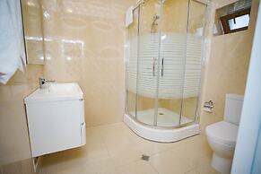 Lakeside Hotel & Spa