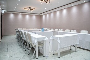 OSSANZAIA BILENE LODGE