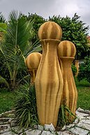 OSSANZAIA BILENE LODGE