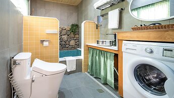 Jeju Nuecurry Pension